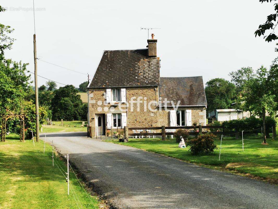 Maison à SAINT-SEVER-CALVADOS