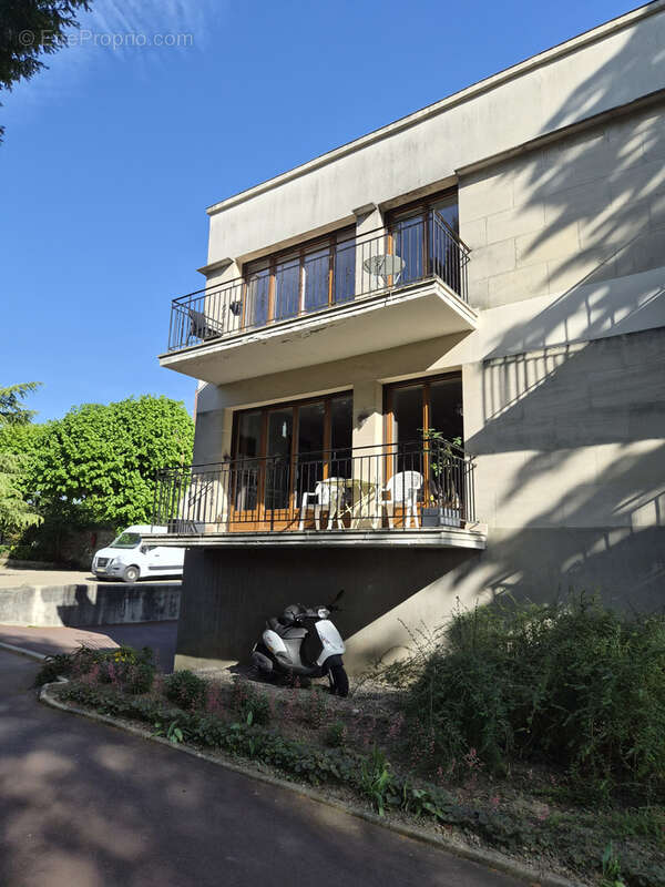 Appartement à SAINT-NOM-LA-BRETECHE