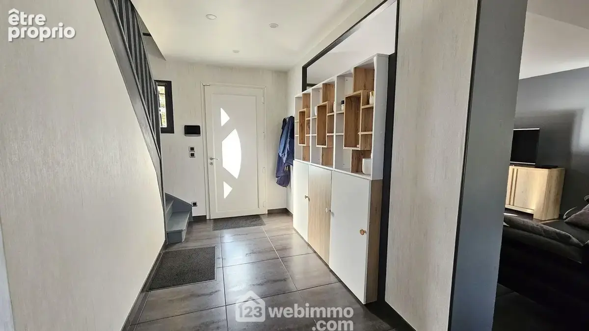 Une entrée spacieuse de 6 m².