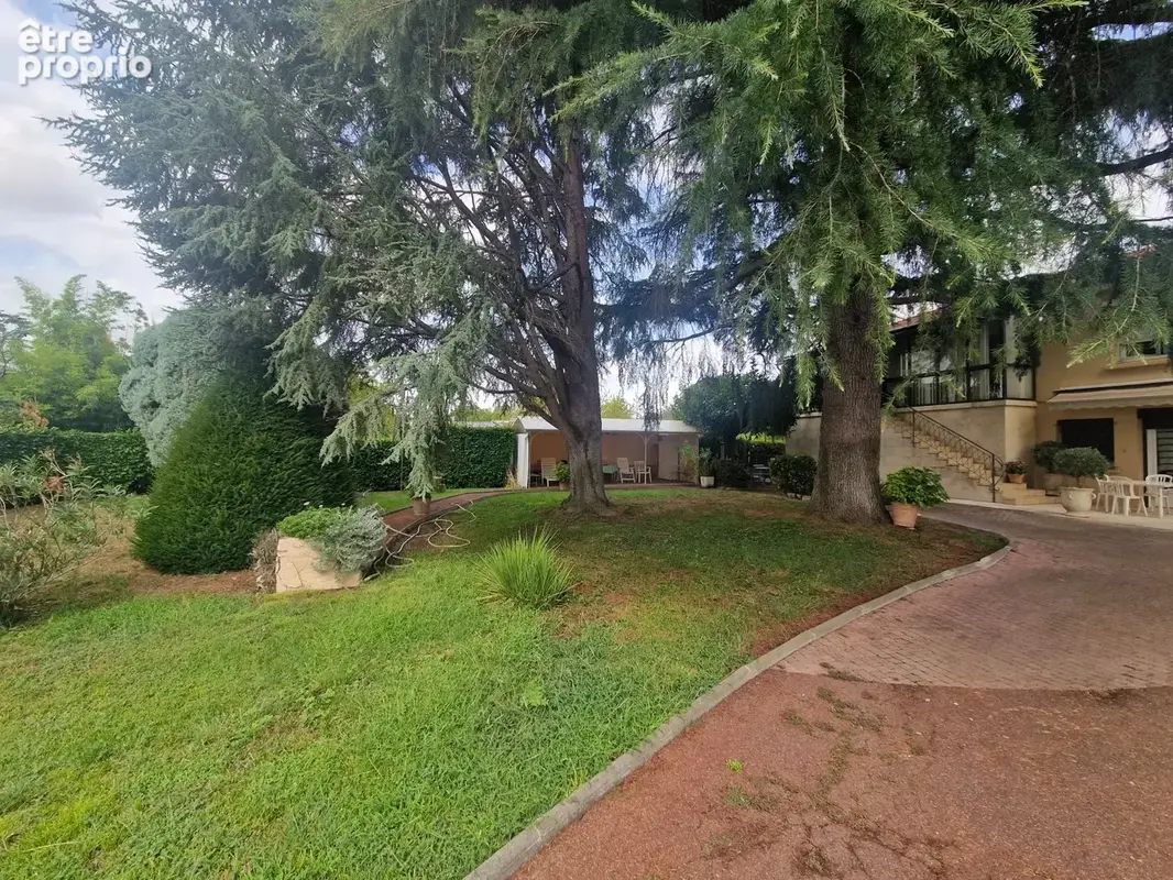 Villa Familiale avec appartement, grand garage et terrain plat - photo 5
