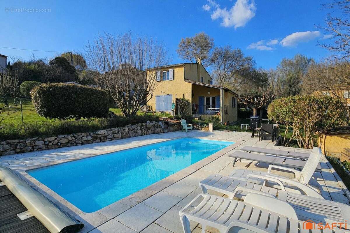 Photo 2 - Maison à SALERNES