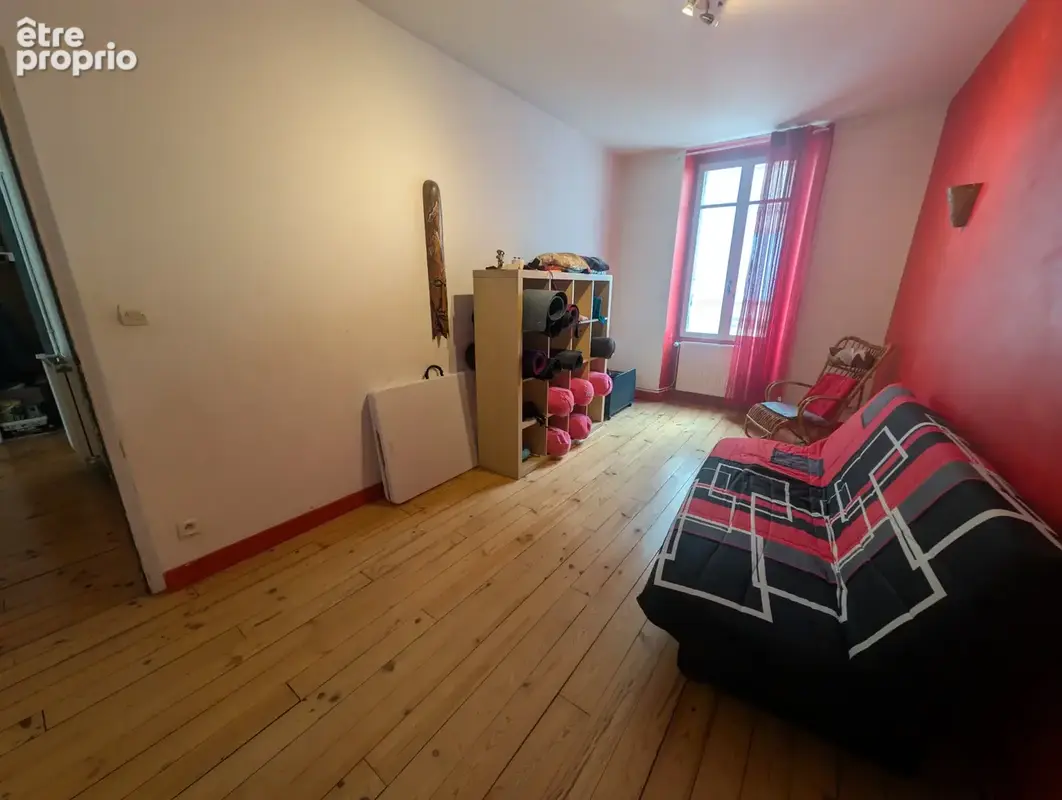 Immeuble pour habitation et commerce en centre ville - photo 9