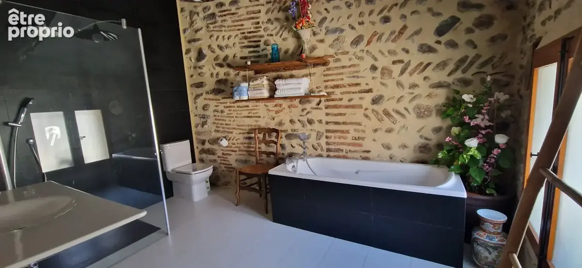 Exclusivité Ille Sur Têt - Coup de Coeur pour cette Superbe rénovation Atypique de 142 m2 avec patio et Terras - photo 10