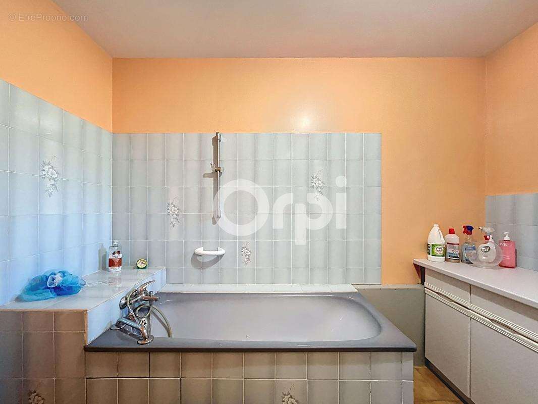 Maison à ROQUEBRUNE-SUR-ARGENS