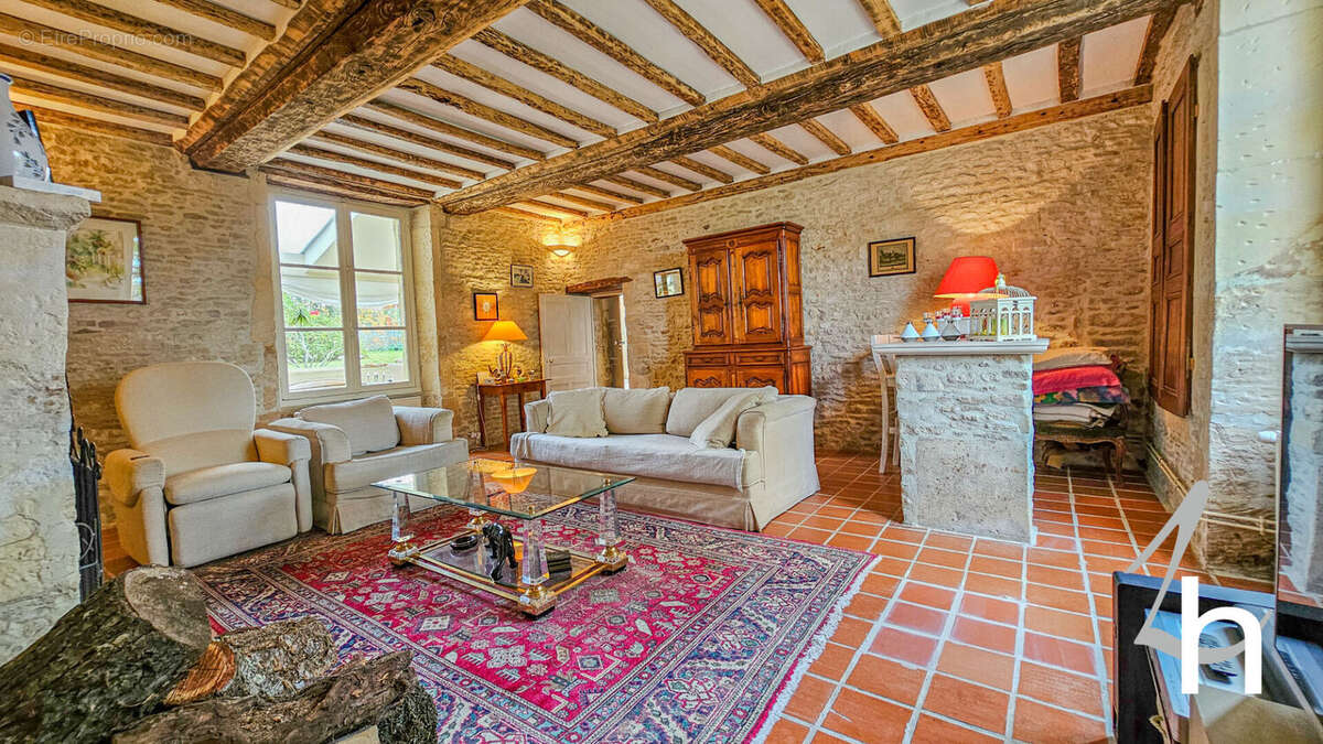 Maison à FIERVILLE-BRAY