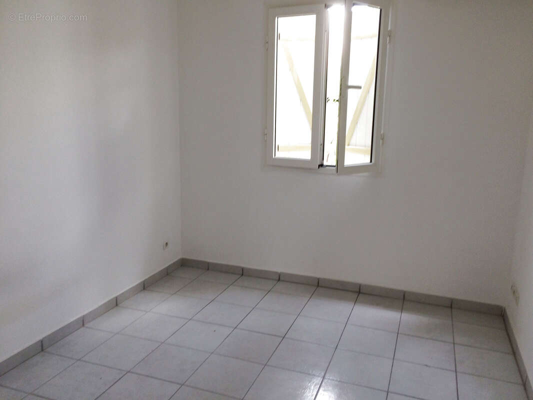 Appartement à BAIE-MAHAULT