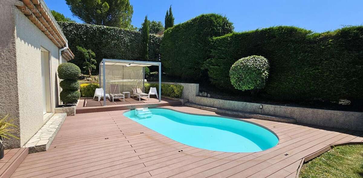 Maison à ROCHEFORT-EN-VALDAINE