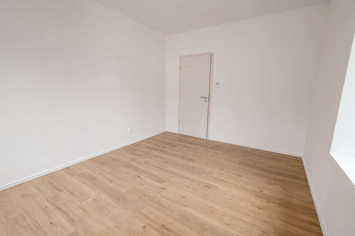 Appartement à LA CLUSE-ET-MIJOUX