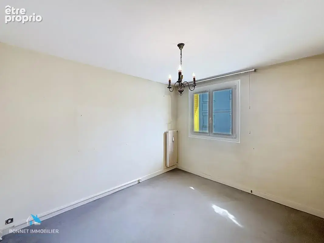 T4 traversant avec balcon, garage et cave – Un calme exceptionnel à Clermont-Ferrand - photo 19