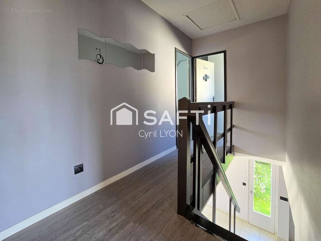 Maison 103 m² à Gennes  - photo 6