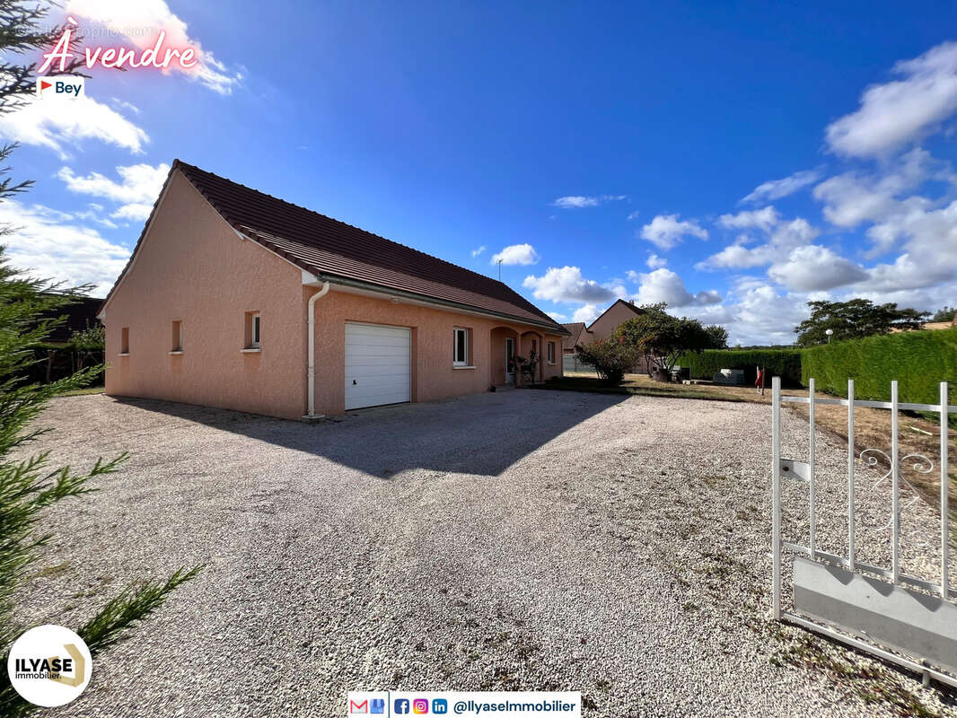 Maison 5 pièces  4 CH  1101 m2 - photo 4