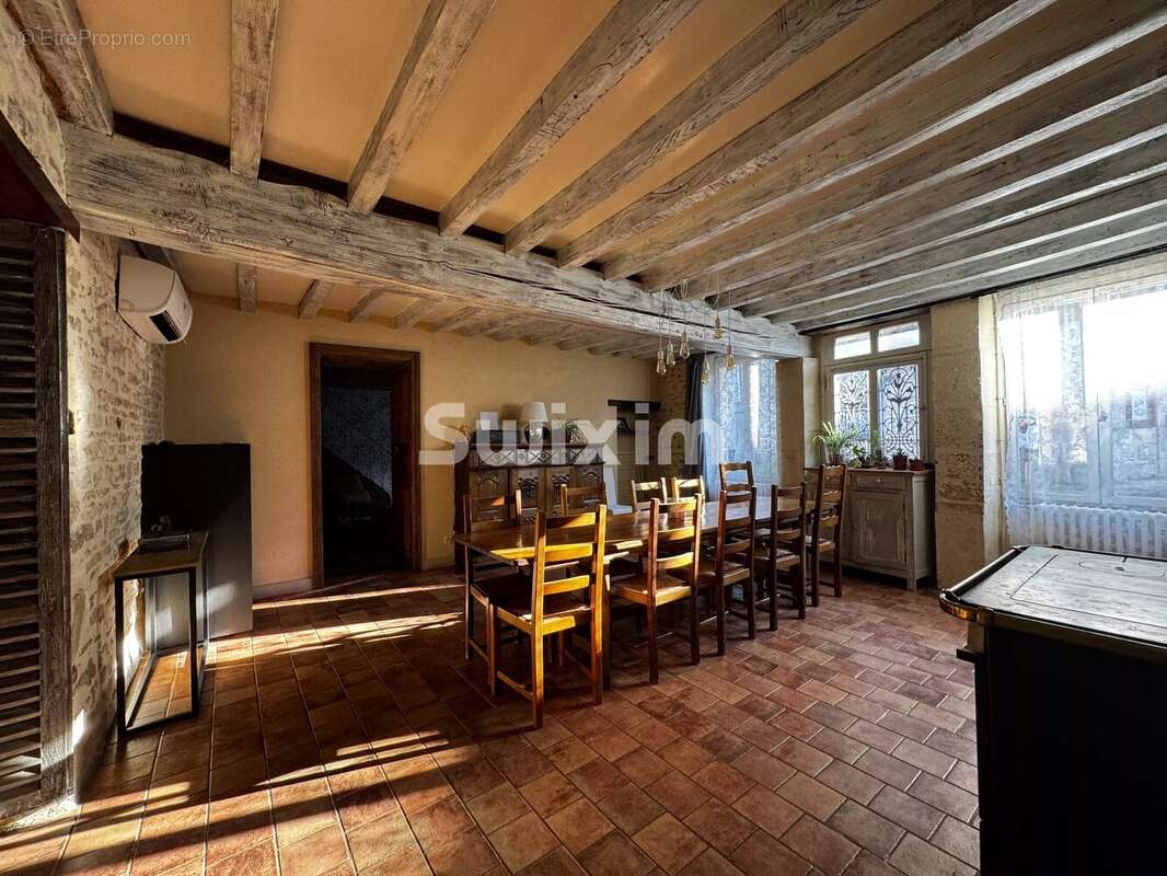 Maison à AVALLON