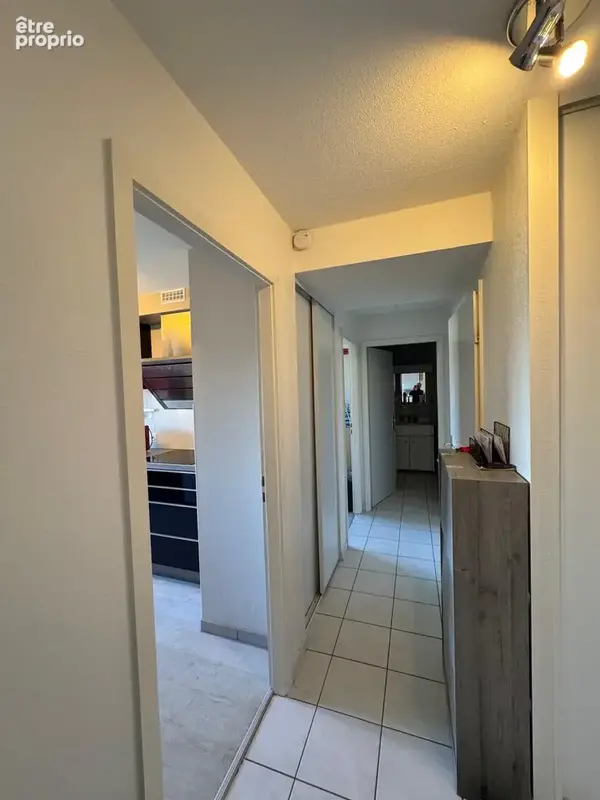 Appartement 2 pièces de 54 m2 avec terrasse, garage, parking et cave. - photo 11