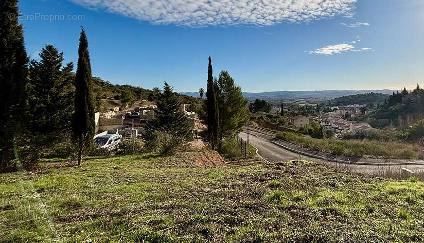 Terrain à CLERMONT-L'HERAULT