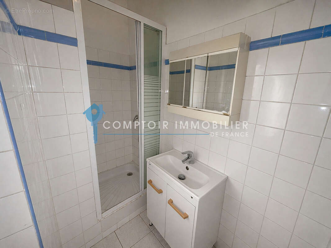 Appartement à VERGEZE