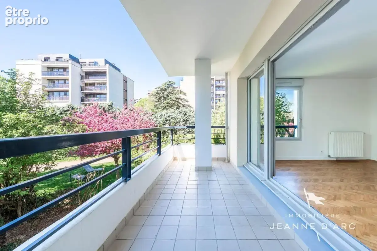 Versailles – Quartier Montreuil - 3 pièce 63,82 m² - Balcon - Stationnement Sous sol - Ascenseur- Cave - photo 3