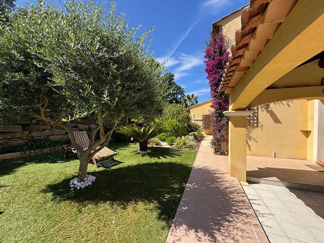 Maison Saint-cyr-sur-mer 153 m2 - photo 14