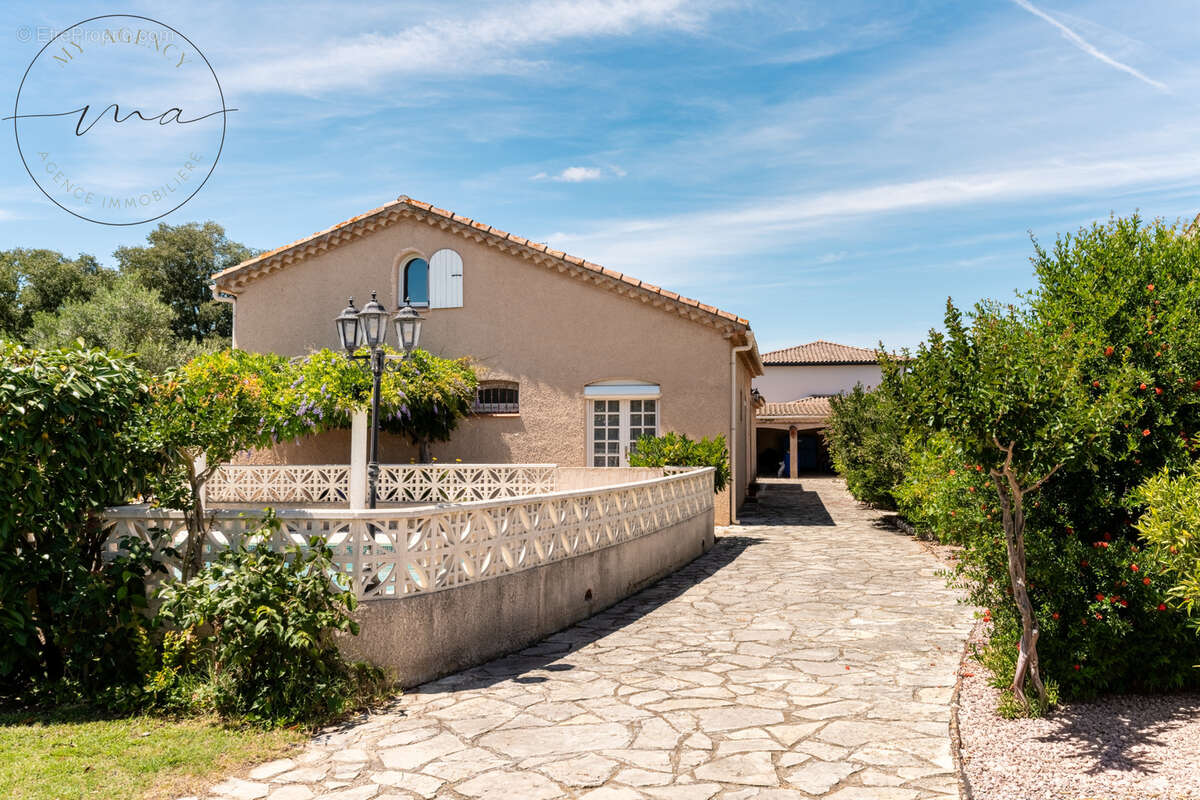 Lignan-sur-Orb   Maison de caractère 215 m2, 5 chambres, piscine, terrain 983 m2 - photo 33