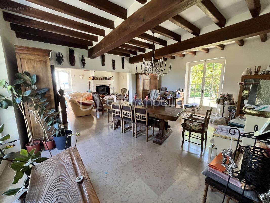 Maison à SAINT-MARTIN-DES-CHAMPS