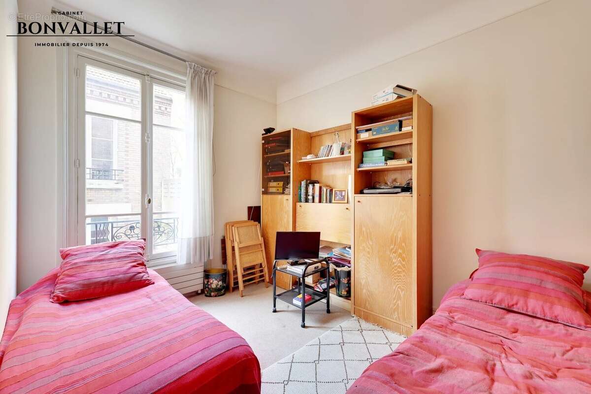 Appartement à PARIS-15E