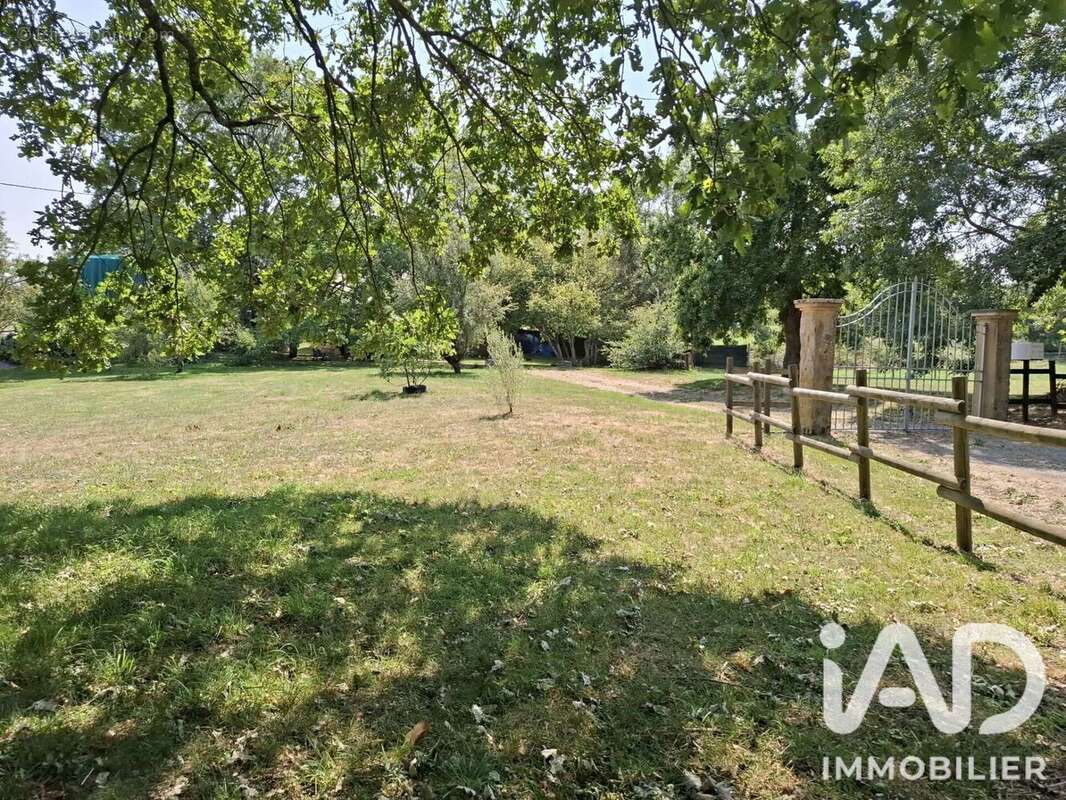 Maison 96 m² à Saint-Remy-De-Sille  - photo 2
