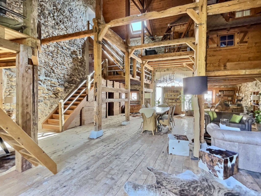 Maison à DIVONNE-LES-BAINS