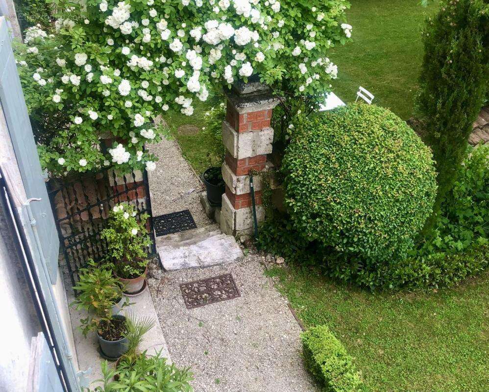 Maison à SAINT-DENIS-DU-PIN