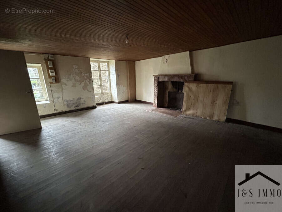 Maison à MONTEMBOEUF