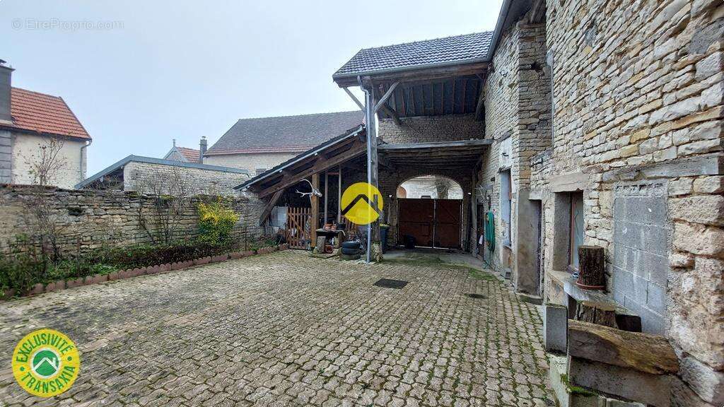 Maison rénovée avec dépendances - photo 20