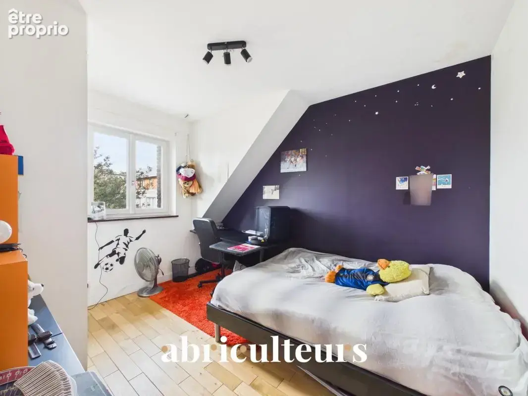 Belle maison contemporaine T7 de 185m²  avec dépendance, terrasse et jardin arboré de 500m² –  Garage  - Colombes (92400) - photo 14