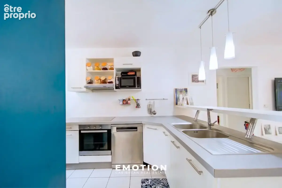 Appartement T3 de 71 m2 avec loggia   Résidence sécurisée avec piscines? - photo 4