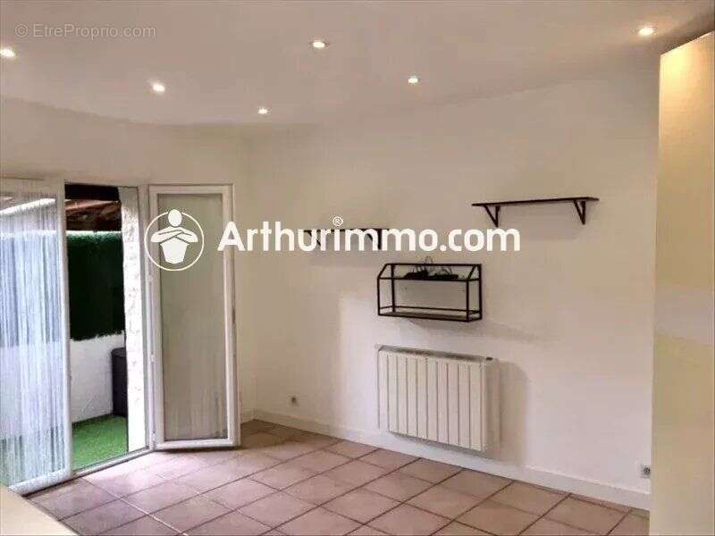 Appartement à SAVIGNY-LE-TEMPLE