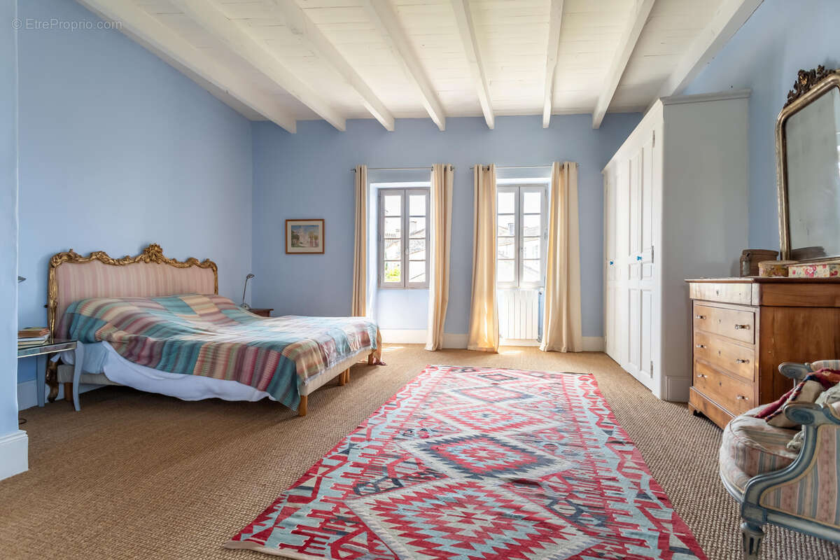 Maison à BEAUVILLE