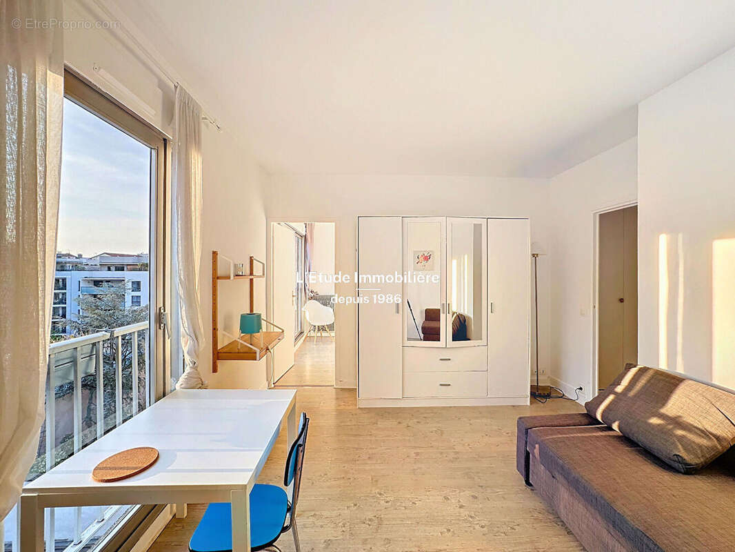 Saxe - t2 40m2 - dernier etage - vue fourviere - photo 4