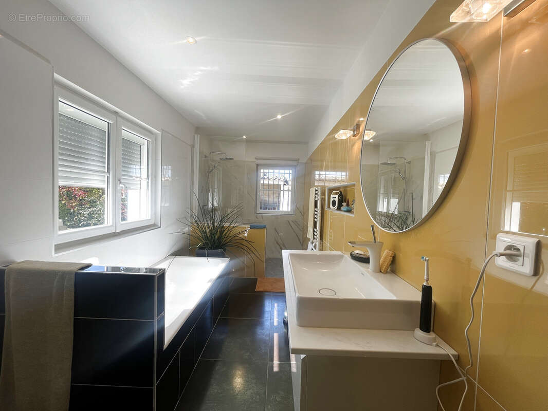 Maison à MESCHERS-SUR-GIRONDE