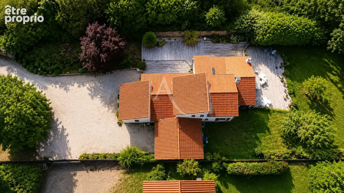 Maison 4 chambres avec grand terrain sur Saint-Benoît - photo 2
