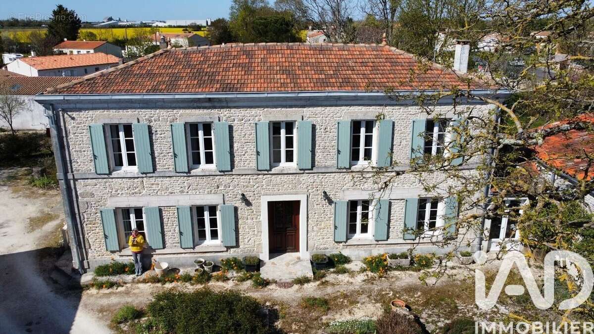 Photo 2 - Maison à LE THOU