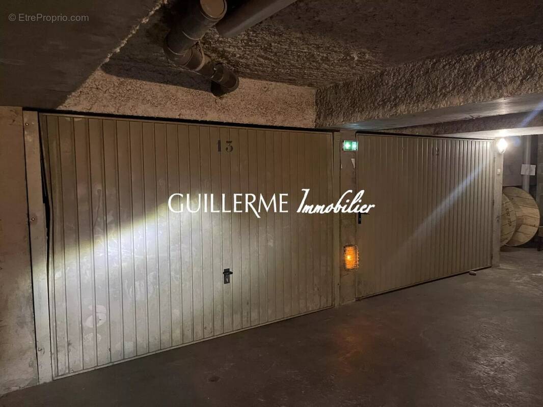 Parking à LYON-7E