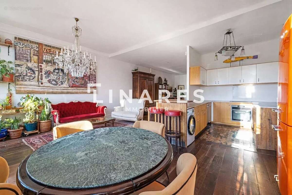 Appartement à MARSEILLE-1E