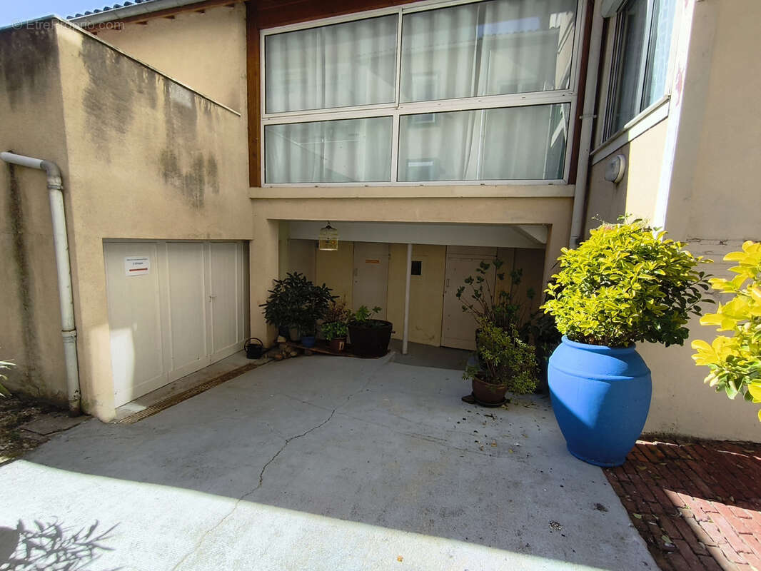 Maison à DECAZEVILLE