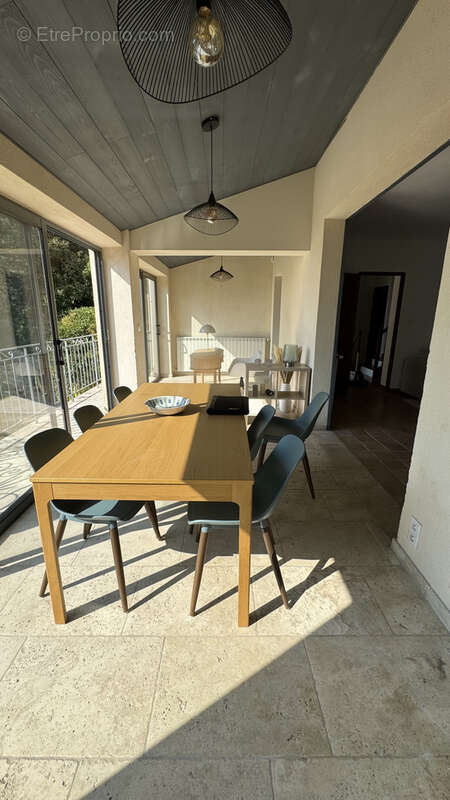 Maison à EZE