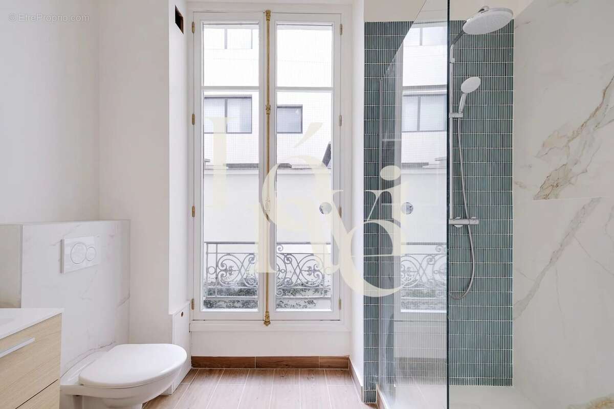 Appartement à PARIS-17E