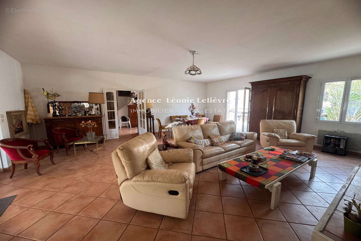 Maison à LES ISSAMBRES