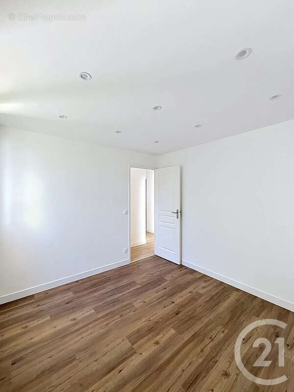 Appartement à SAVIGNY-LE-TEMPLE