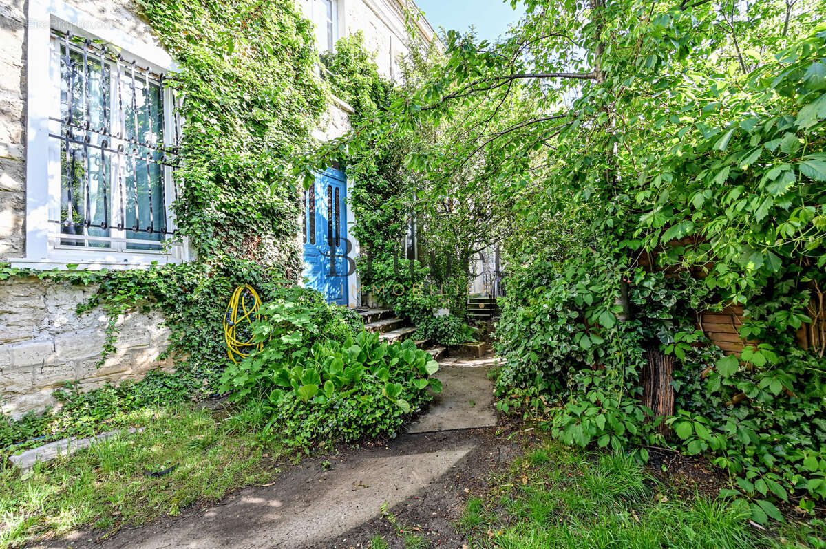 Appartement à SAINT-MAUR-DES-FOSSES