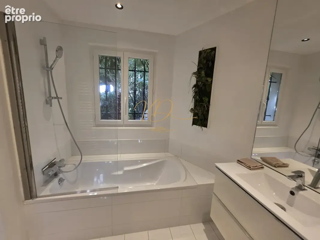 Villa avec piscine à débordement et vue mer   La Croix-Valmer - photo 11