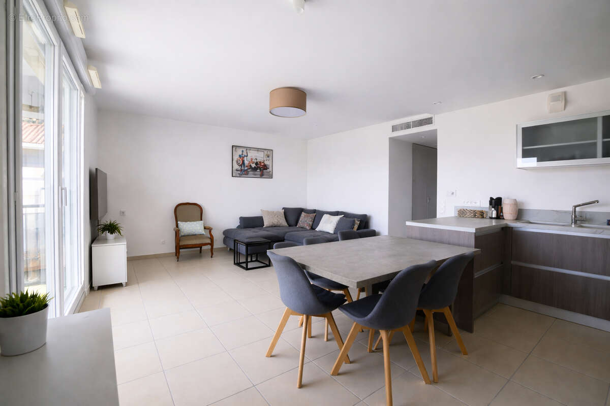 Appartement à MANDELIEU-LA-NAPOULE
