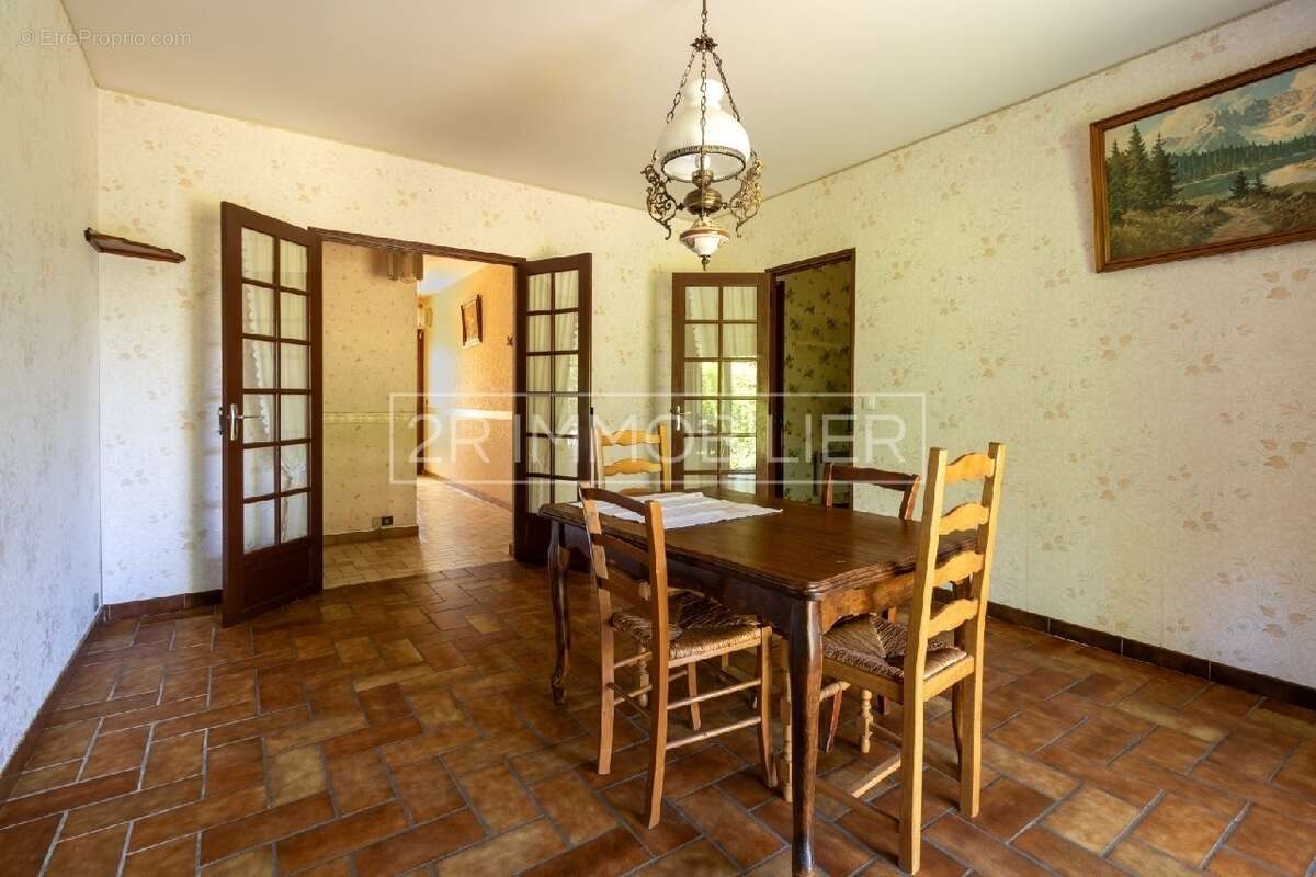 Maison à CONCHES-SUR-GONDOIRE