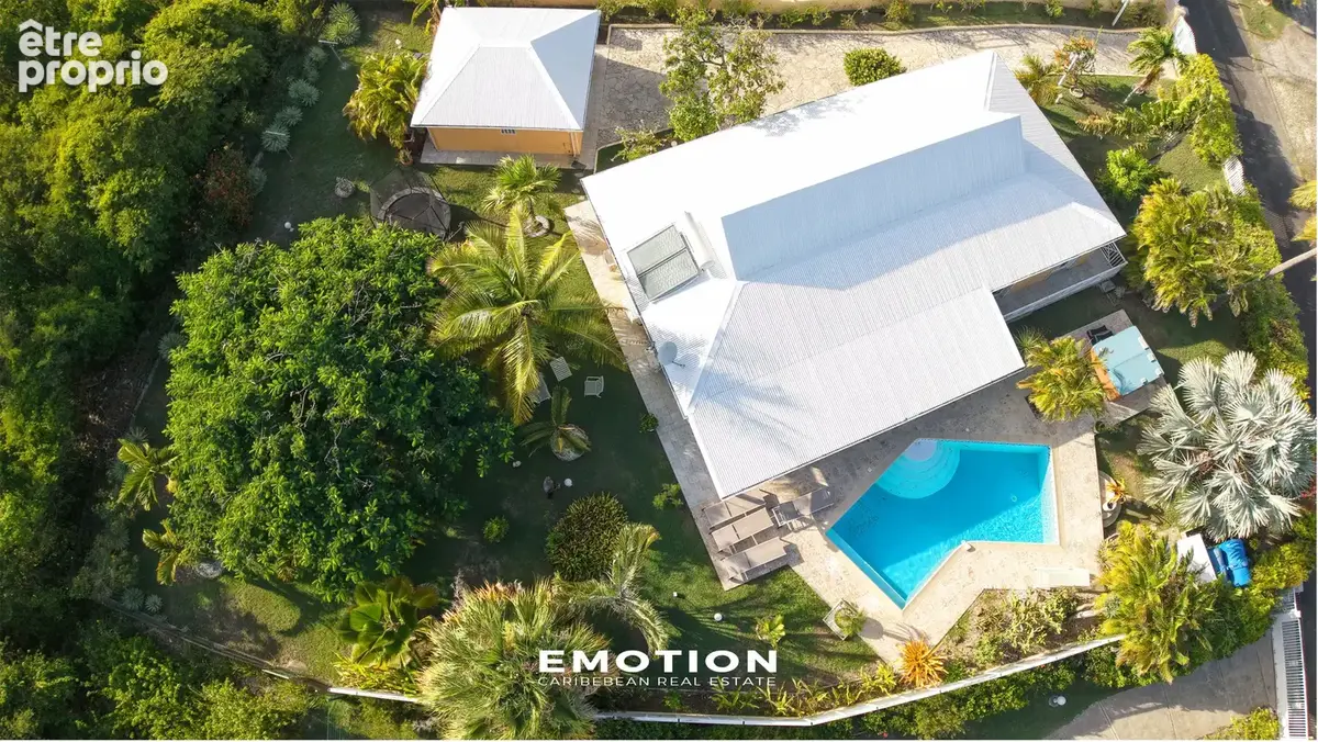 Villa T5 132 m2 + 46 m2 de terrasses extérieures, Piscine, Spa et Petite Vue Mer   Le Gosier (Mare-Gaillard / - photo 16