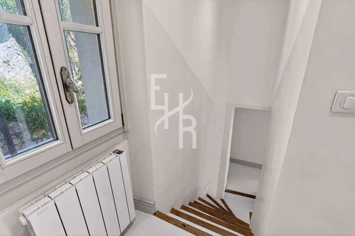 Appartement à MOUGINS